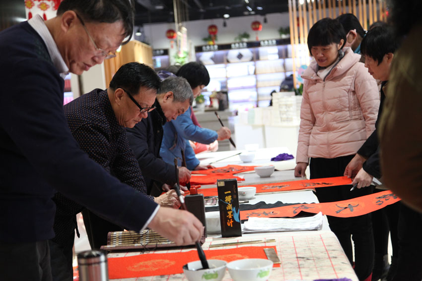2019年送福進萬家，義務寫春聯(lián)
