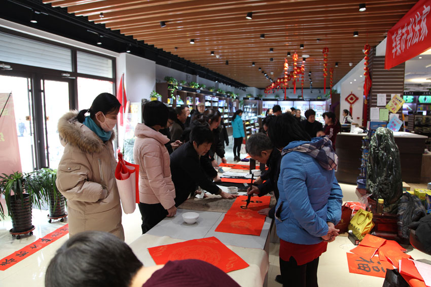 2019年送福進萬家，義務寫春聯(lián)