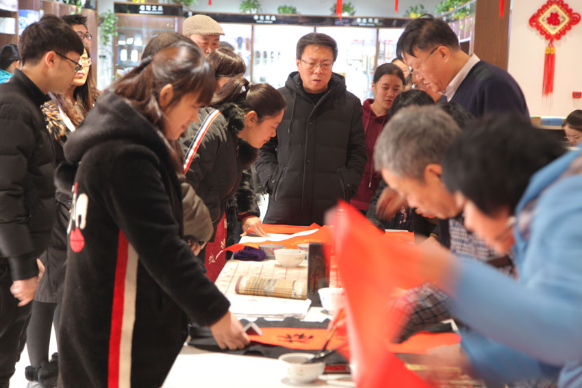2019年送福進萬家，義務寫春聯(lián)
