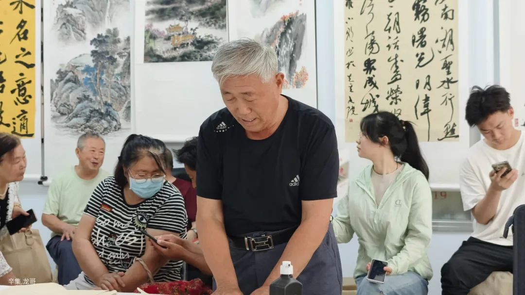 尹二軍藝術(shù)工作室舉辦“雙爭”有我——辛集市“慶七一·頌黨恩”書畫作品展。