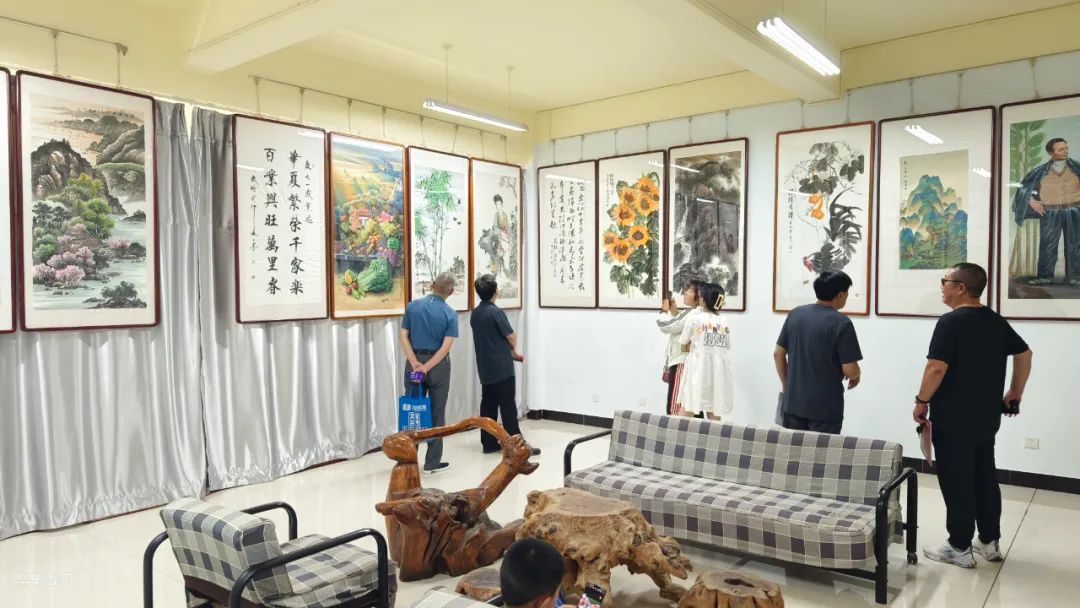 尹二軍藝術(shù)工作室舉辦“雙爭”有我——辛集市“慶七一·頌黨恩”書畫作品展。