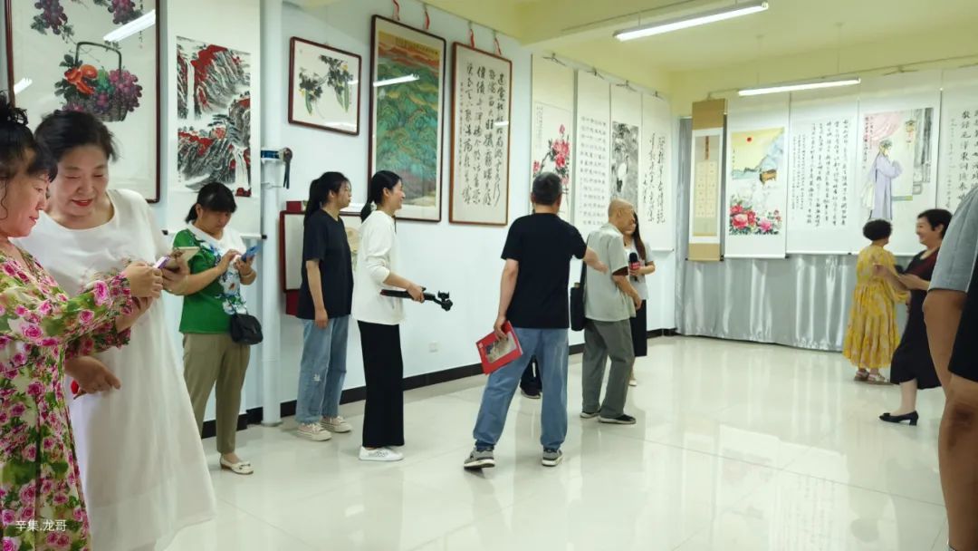 尹二軍藝術(shù)工作室舉辦“雙爭”有我——辛集市“慶七一·頌黨恩”書畫作品展。