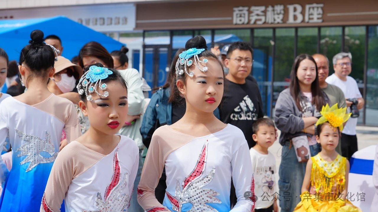 2024年辛集市慶“五一”文藝匯演于5月1日在辛集市萬達廣場成功舉辦