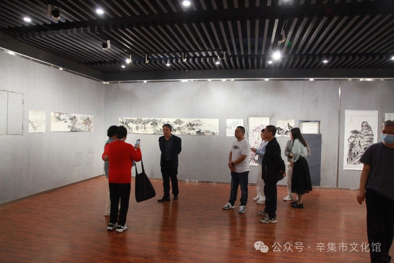 未來之期～齊志強(qiáng)學(xué)生繪畫作品展于5月1日--6日在辛集市文化館三樓展覽廳成功舉辦