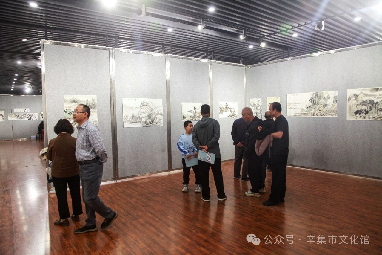 未來之期～齊志強(qiáng)學(xué)生繪畫作品展于5月1日--6日在辛集市文化館三樓展覽廳成功舉辦