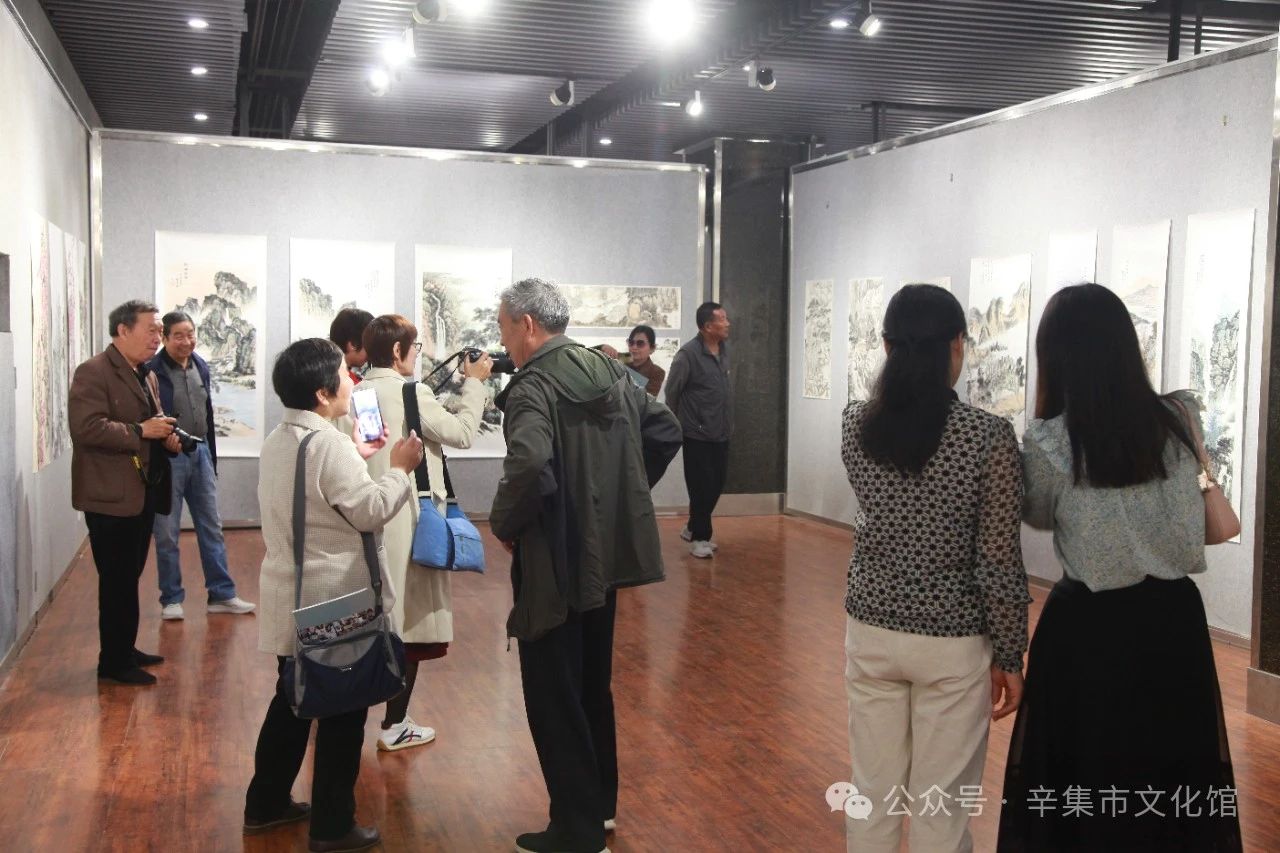 未來之期～齊志強(qiáng)學(xué)生繪畫作品展于5月1日--6日在辛集市文化館三樓展覽廳成功舉辦