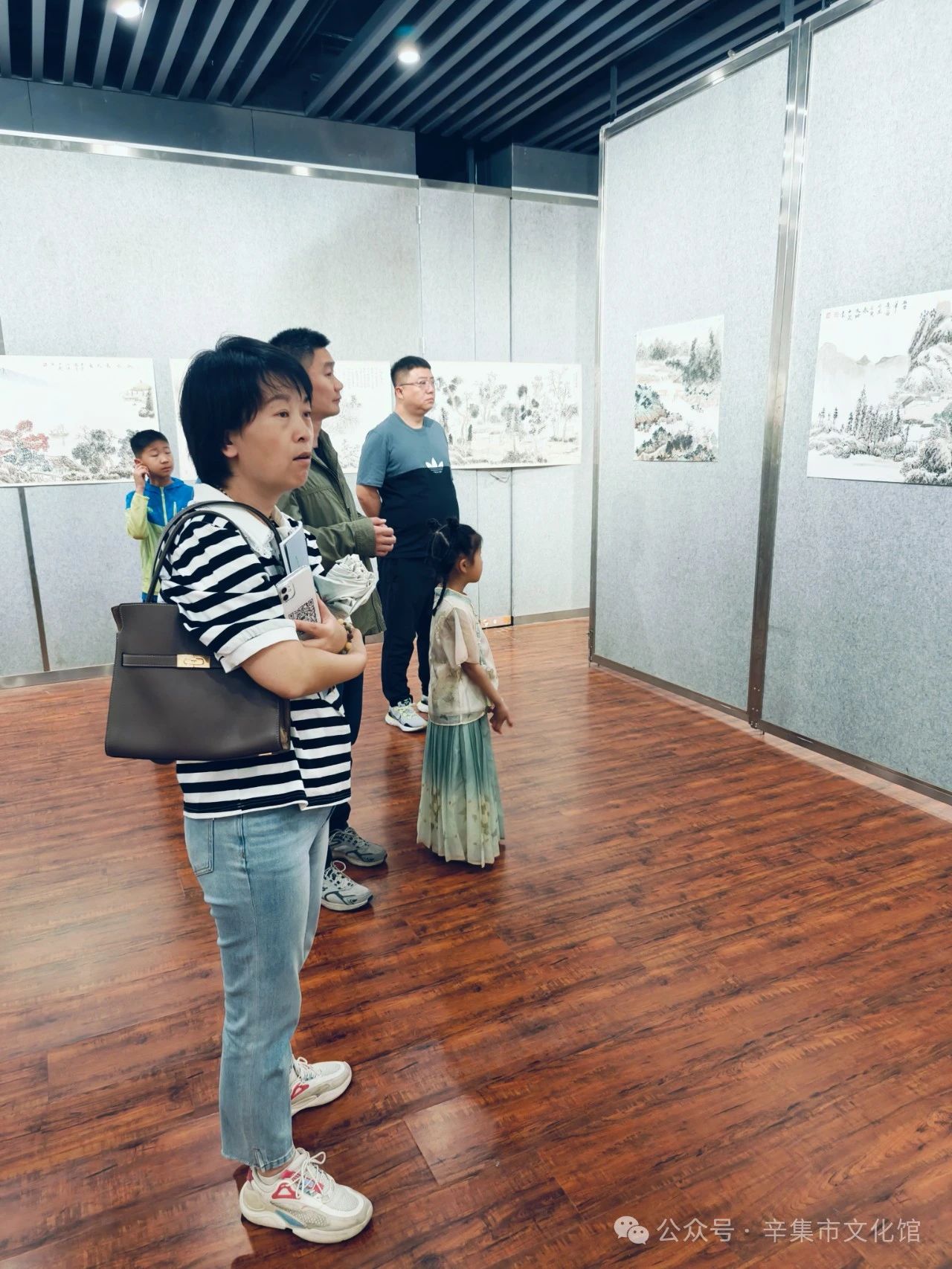 未來之期～齊志強(qiáng)學(xué)生繪畫作品展于5月1日--6日在辛集市文化館三樓展覽廳成功舉辦