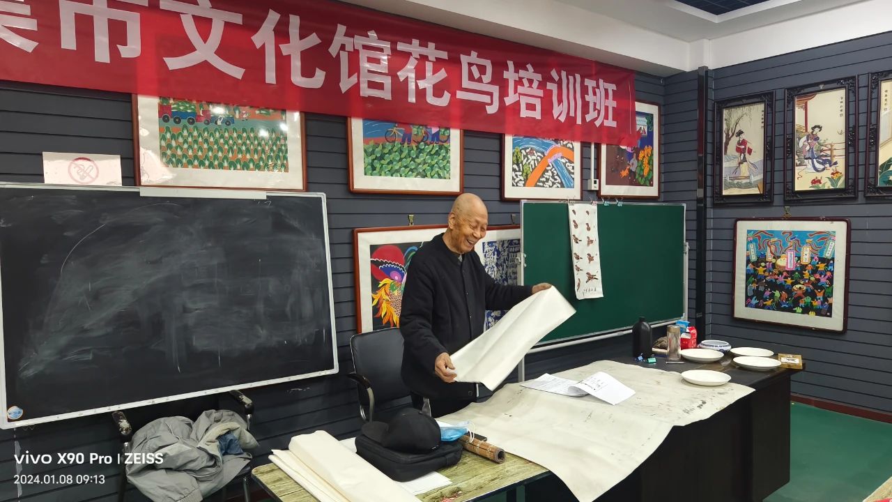 深入開展全民藝術(shù)普及,提升我市群眾文藝素養(yǎng),辛集市文化館花鳥培訓(xùn)班于1月8正式開課
