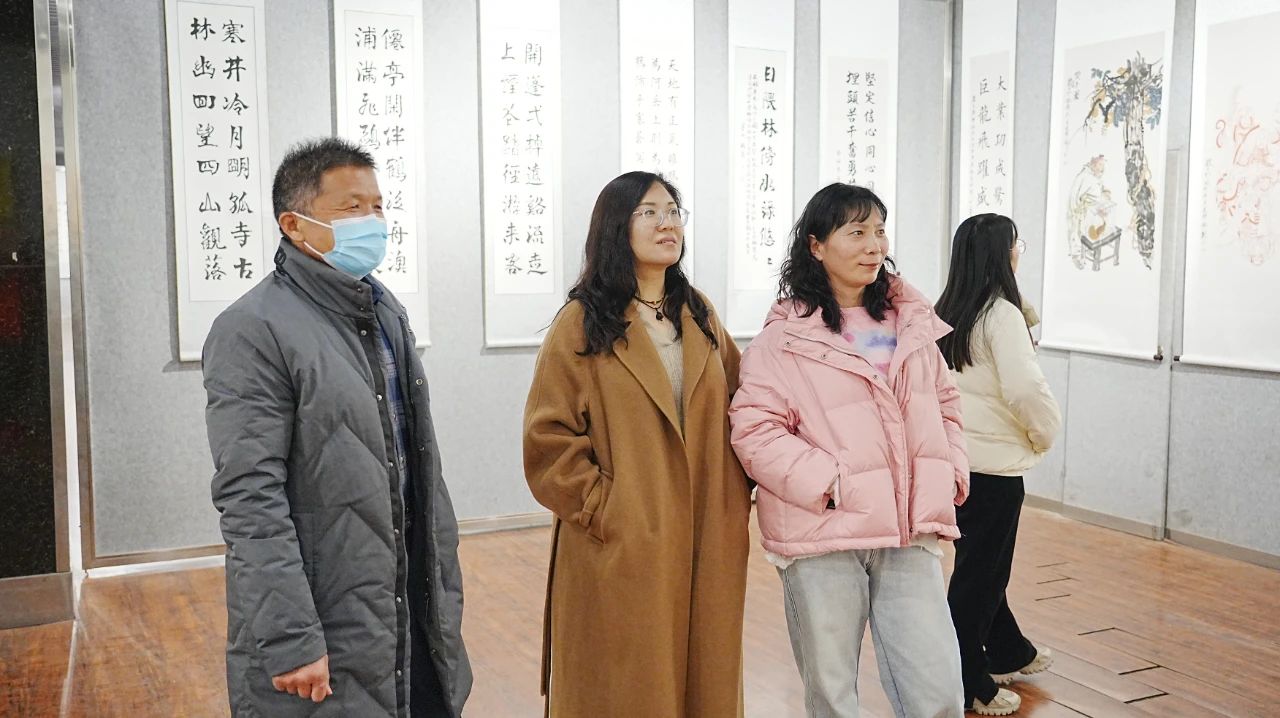 第十九屆“新農村、新農民、新作品”書畫作品展在文化館三樓展覽廳隆重展出