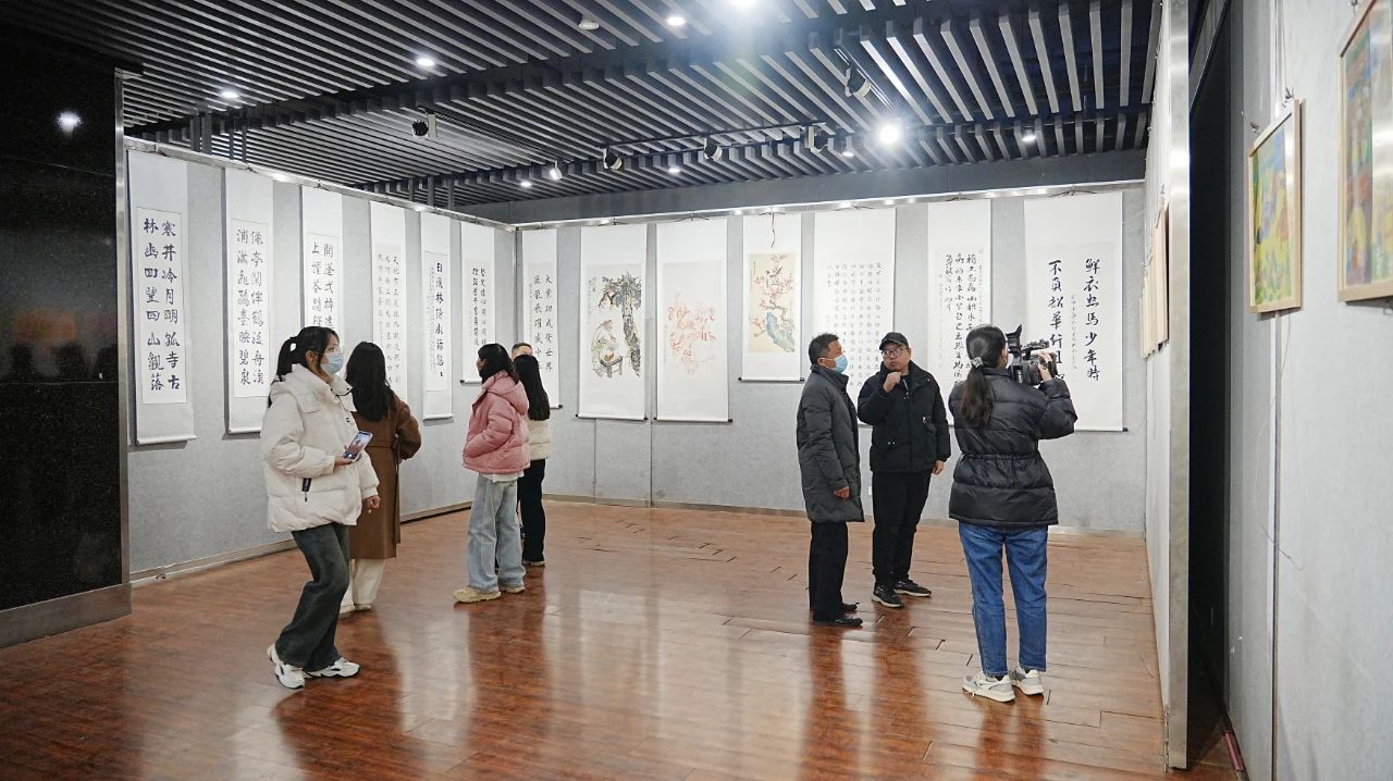 第十九屆“新農村、新農民、新作品”書畫作品展在文化館三樓展覽廳隆重展出