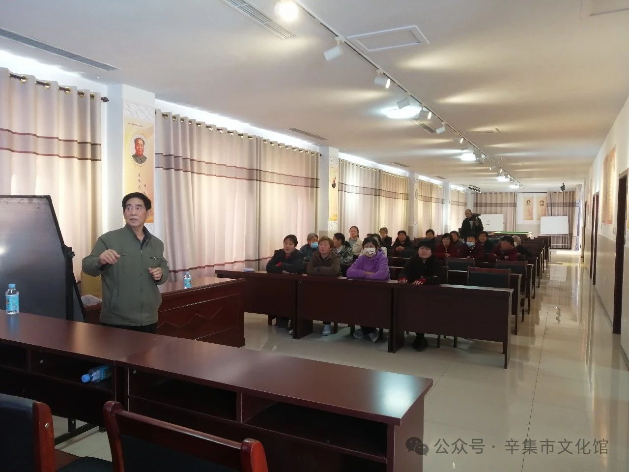 王下農(nóng)民畫創(chuàng)作培訓(xùn)班在王下農(nóng)民畫小鎮(zhèn)正式開課