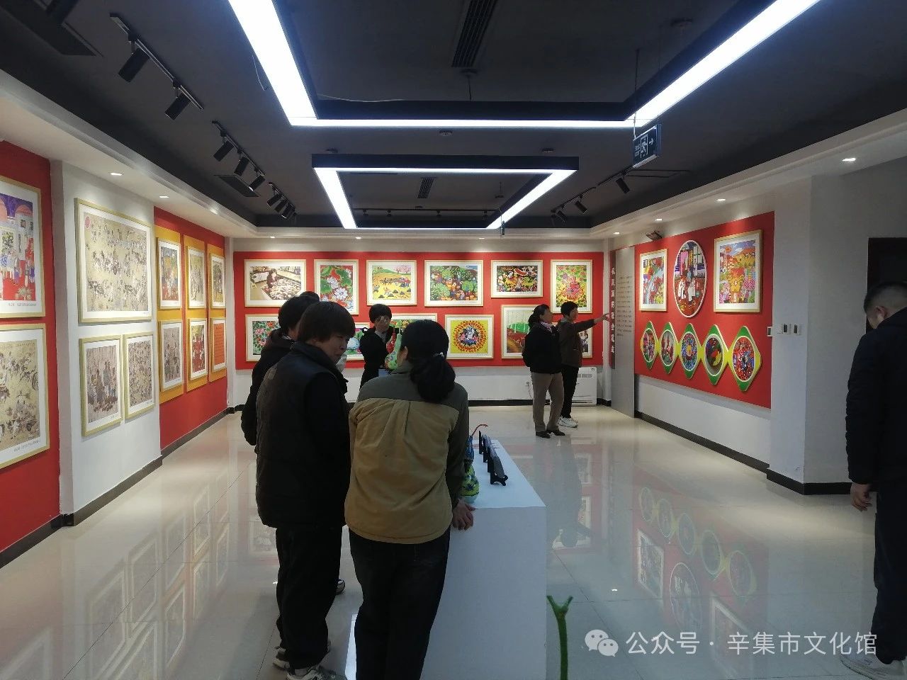 王下農(nóng)民畫創(chuàng)作培訓(xùn)班在王下農(nóng)民畫小鎮(zhèn)正式開課