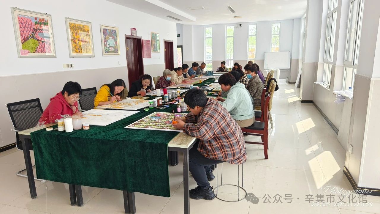 天宮營(yíng)鄉(xiāng)王下村農(nóng)民畫比賽在辛集市天宮營(yíng)鄉(xiāng)王下村農(nóng)民畫展廳成功舉辦