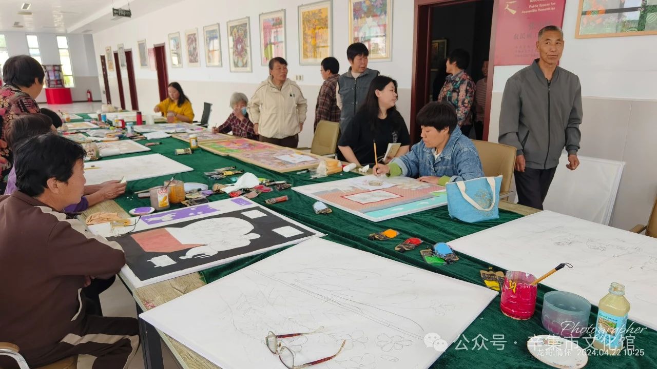 天宮營(yíng)鄉(xiāng)王下村農(nóng)民畫比賽在辛集市天宮營(yíng)鄉(xiāng)王下村農(nóng)民畫展廳成功舉辦