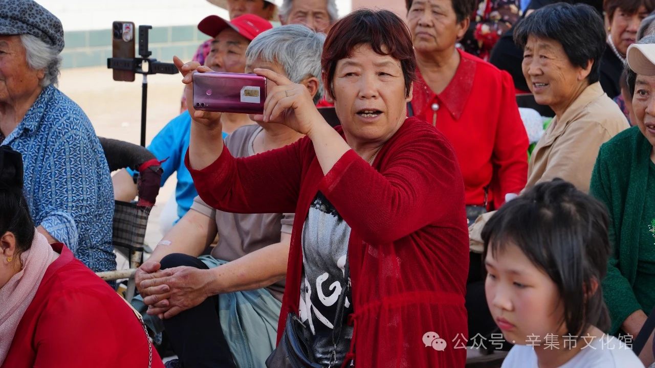 【文化館:人民的終身美育學(xué)校】文化館服務(wù)宣傳周系列活動(dòng)——2024年辛集市“四季村晚”文化惠民進(jìn)基層演出活動(dòng)走進(jìn)馬莊鄉(xiāng)西謝村