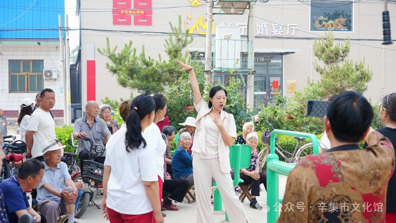 【文化館：人民的終身美育學(xué)校】文化館服務(wù)宣傳周系列活動——2024辛集市文化館全民藝術(shù)普及舞蹈培訓(xùn)走進張古莊村