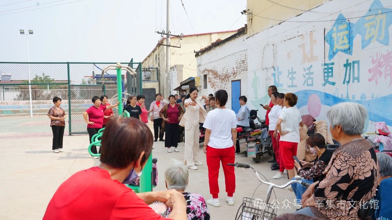 【文化館：人民的終身美育學(xué)校】文化館服務(wù)宣傳周系列活動——2024辛集市文化館全民藝術(shù)普及舞蹈培訓(xùn)走進張古莊村