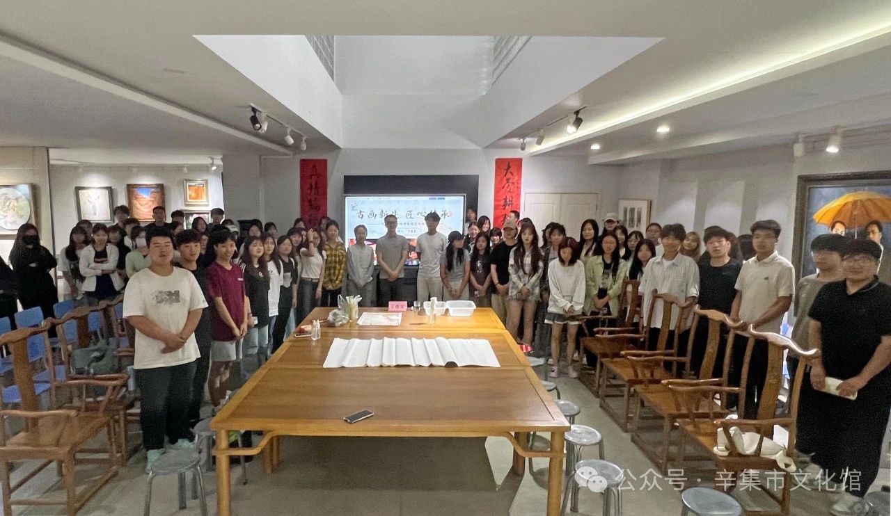 【文化館:人民的終身美育學(xué)校】文化館服務(wù)宣傳周系列活動——非遺進校園裝裱修復(fù)技藝培訓(xùn)走進石家莊幼兒師范專科學(xué)校