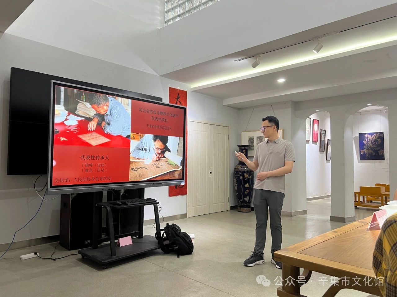 【文化館:人民的終身美育學(xué)校】文化館服務(wù)宣傳周系列活動——非遺進校園裝裱修復(fù)技藝培訓(xùn)走進石家莊幼兒師范專科學(xué)校