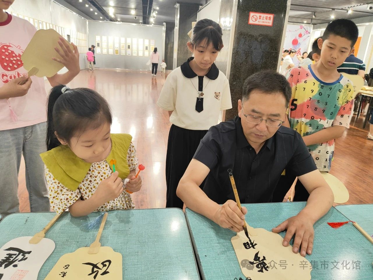 2024年辛集市慶六一建華書(shū)法學(xué)校少兒作品展于2024年6月1日-6月3日在辛集市文化館三樓展覽廳展出
