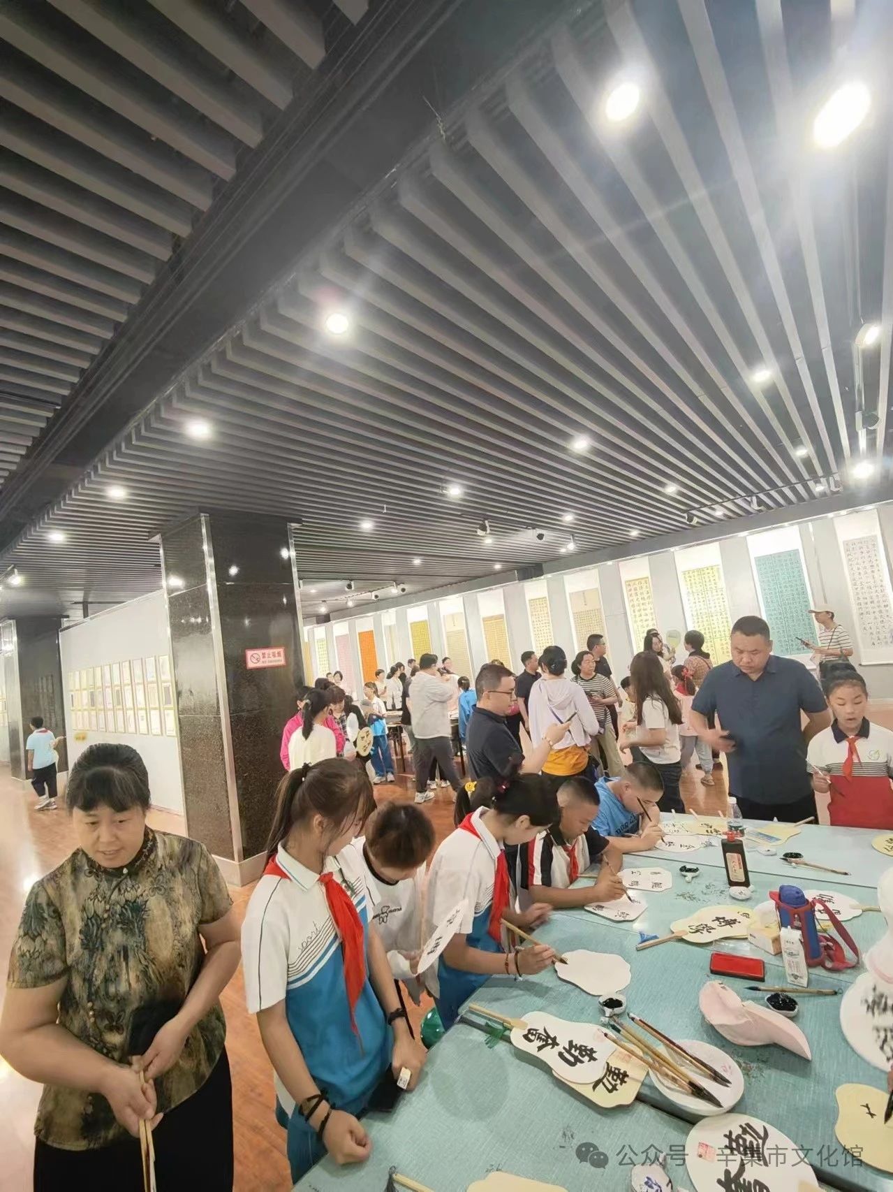 2024年辛集市慶六一建華書(shū)法學(xué)校少兒作品展于2024年6月1日-6月3日在辛集市文化館三樓展覽廳展出