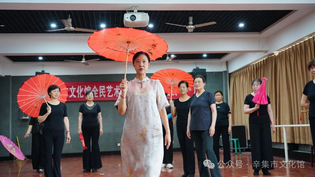 2024辛集市文化館全民藝術(shù)普及模特走秀培訓(xùn)（一）于6月18日正式開課