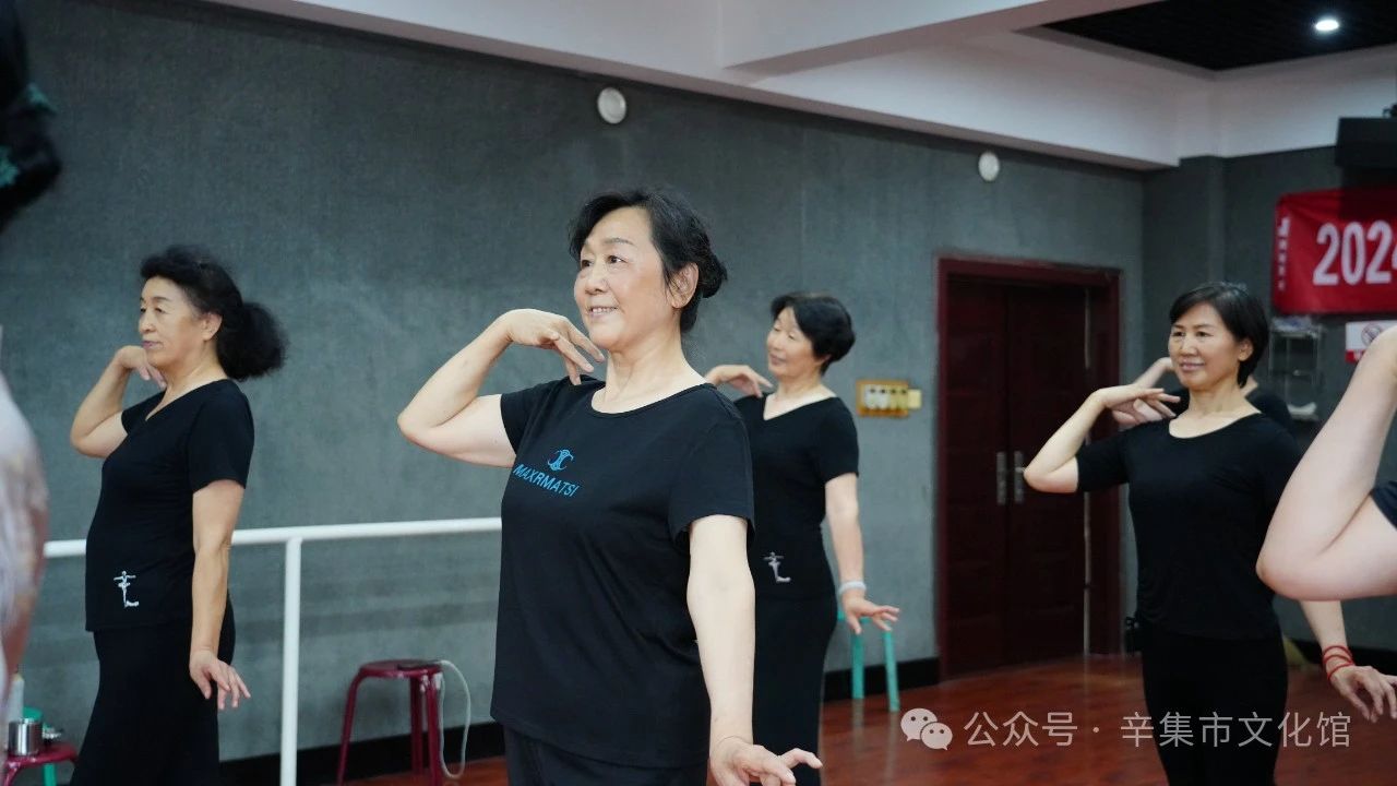 2024辛集市文化館全民藝術(shù)普及模特走秀培訓(xùn)（一）于6月18日正式開課