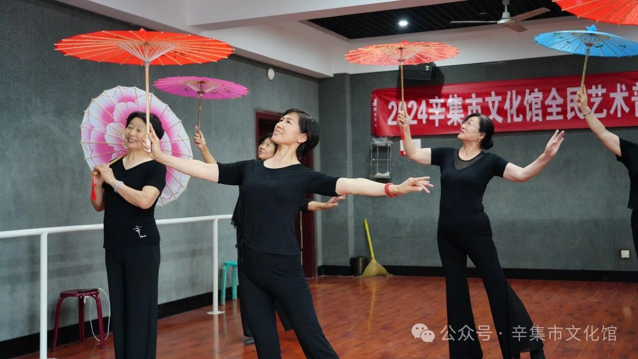 2024辛集市文化館全民藝術(shù)普及模特走秀培訓(xùn)（一）于6月18日正式開課