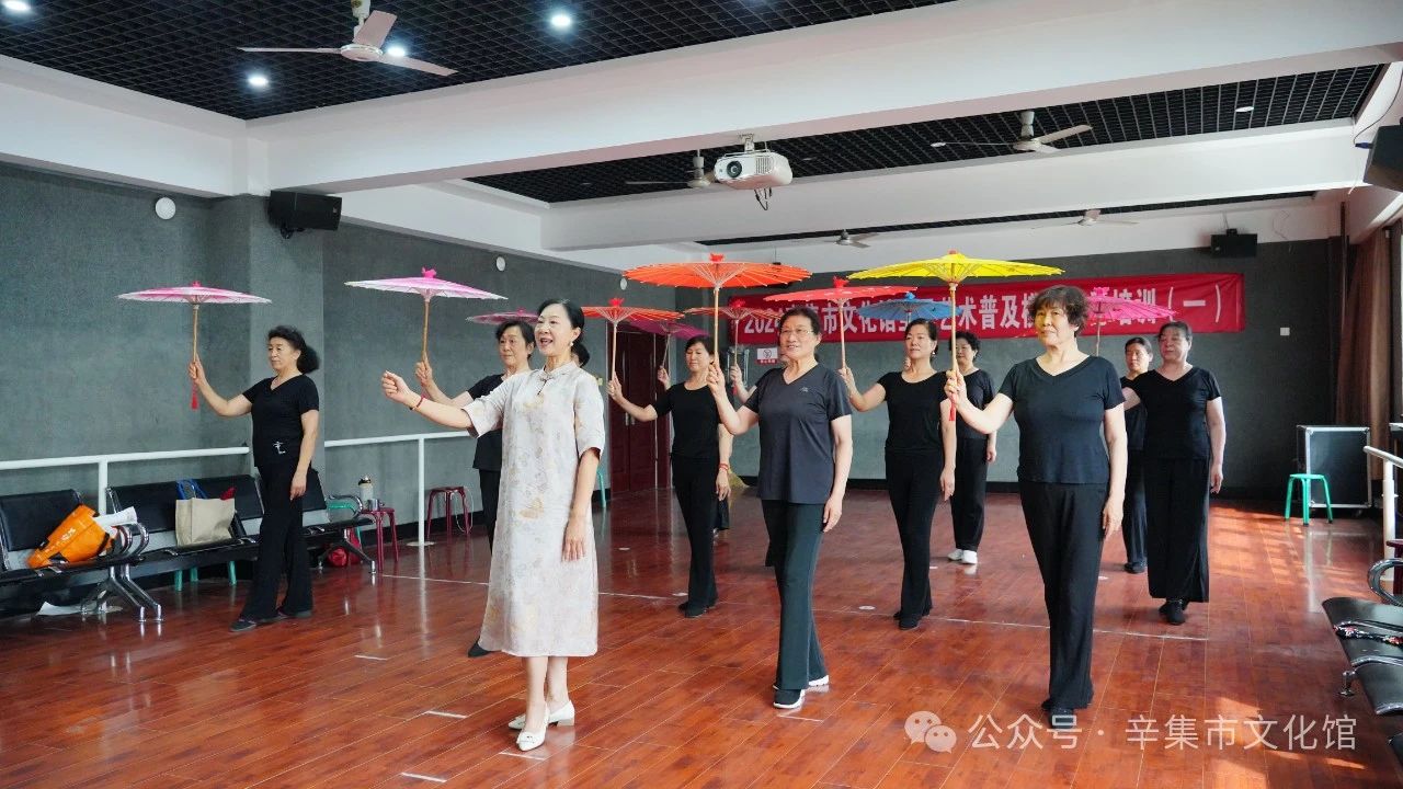 2024辛集市文化館全民藝術(shù)普及模特走秀培訓(xùn)（一）于6月18日正式開課