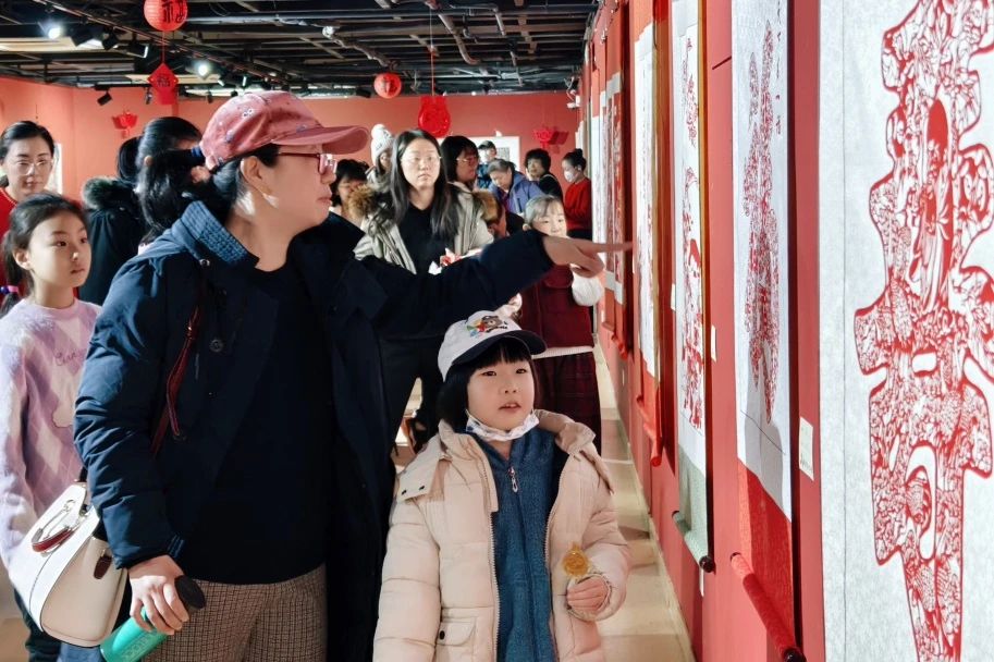 2025“元宵節(jié)”辛集農民畫在天津市群眾藝術館展出